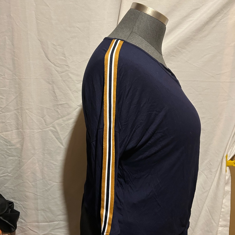 Tie front v neck tee